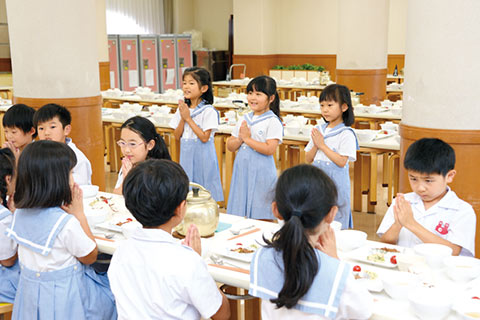 給食