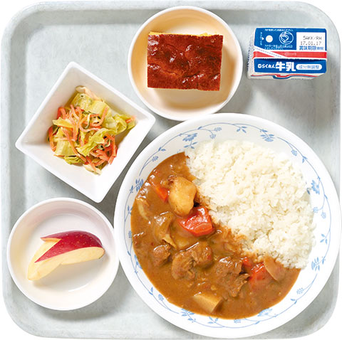 ポークカレー、コールスローサラダ