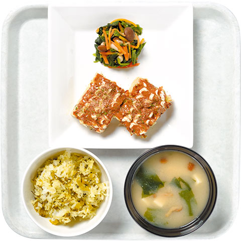 お好み焼き、ほうれん草のおひたし
