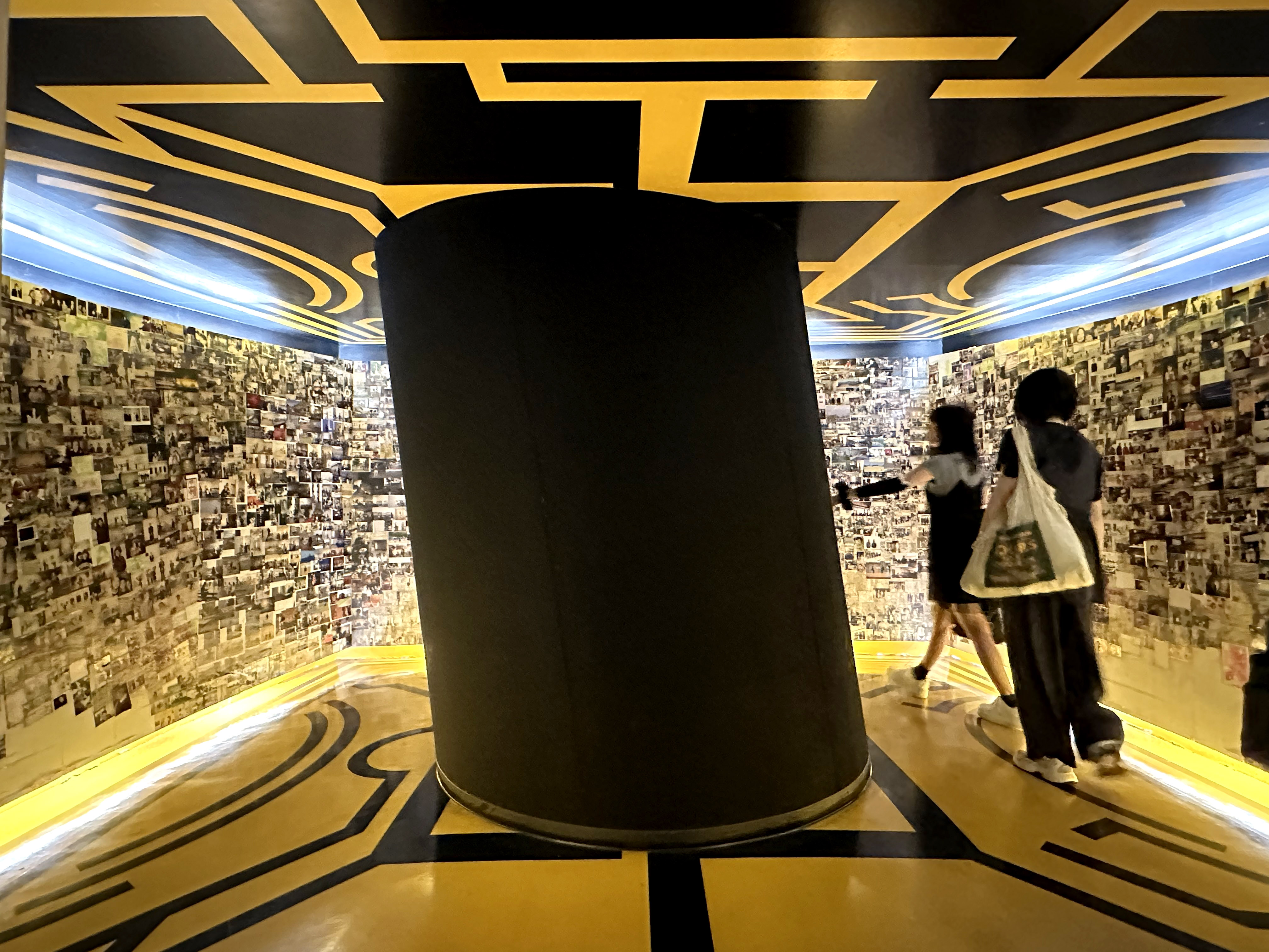 「奈義町現代美術館（MOCA）」の常設展示。この上が、、、